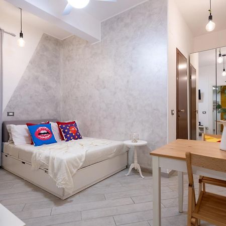 Stanza Comoda E Silenziosa Con Bagno Privato E Area Lavoro E Relax Roma Ngoại thất bức ảnh