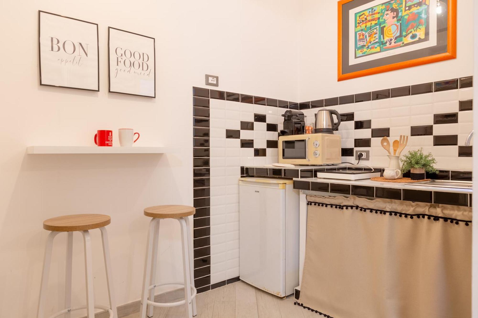 Stanza Comoda E Silenziosa Con Bagno Privato E Area Lavoro E Relax Roma Ngoại thất bức ảnh