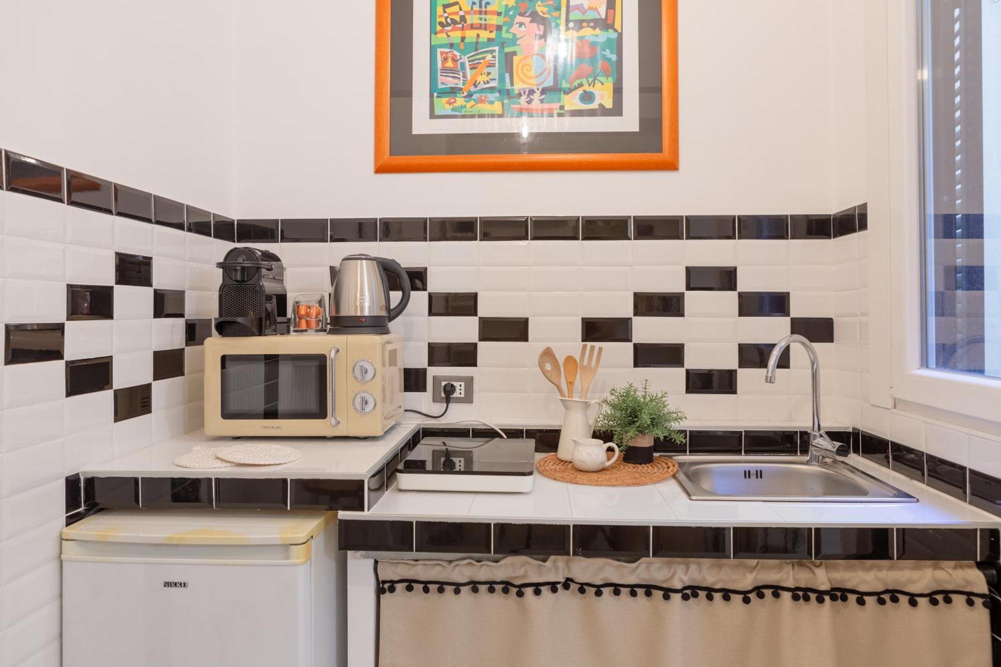 Stanza Comoda E Silenziosa Con Bagno Privato E Area Lavoro E Relax Roma Ngoại thất bức ảnh